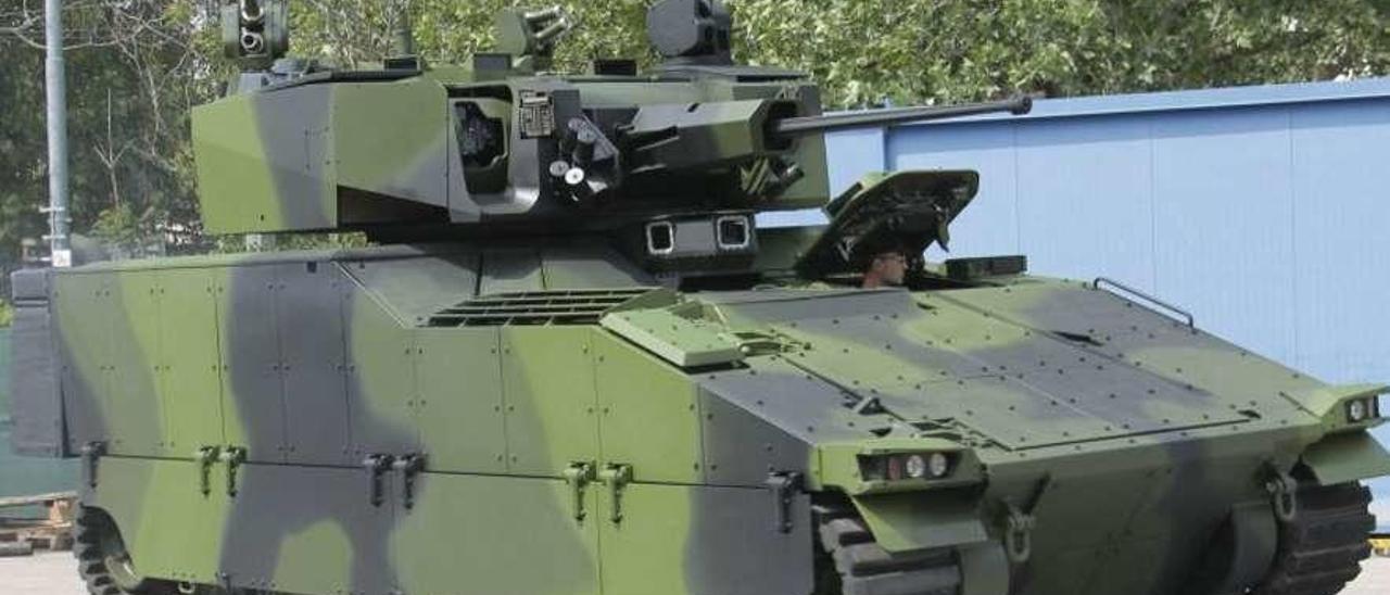 Uno de los carros de combate Ascod IFV que General Dynamics presenta en París.