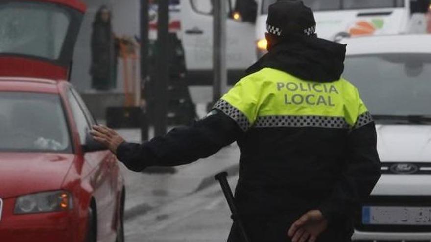 La Policía Local pilla casi &#039;in fraganti&#039; a los autores de varias pintadas en Julio Pellicer