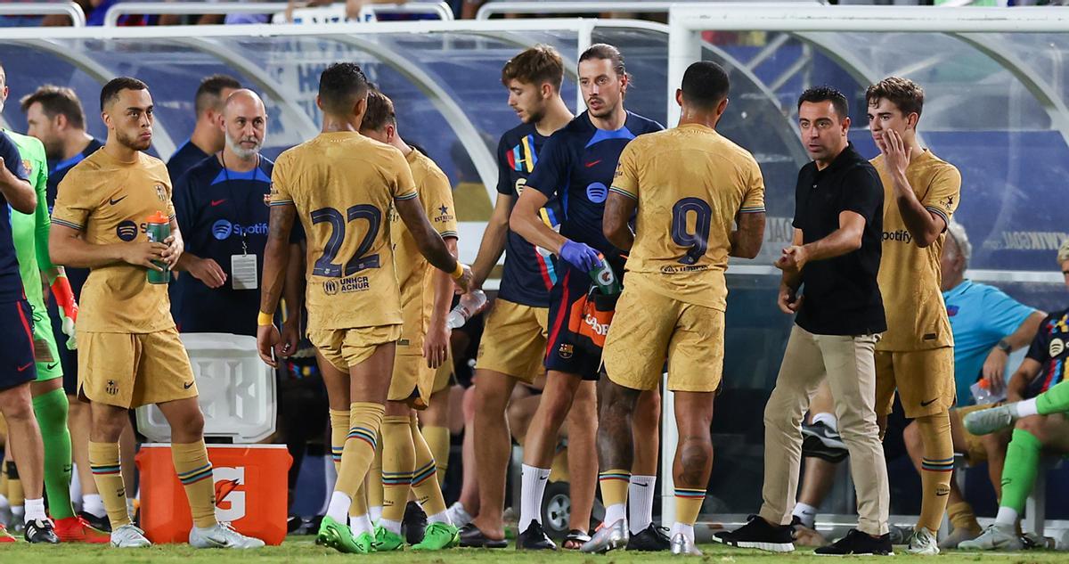 Xavi dispondrá de solo dos amistosos para seguir haciendo pruebas