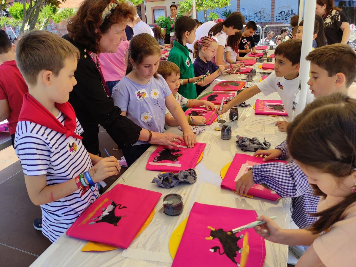 Taller de "Revoleras de Colores", de Mer Fidalgo.