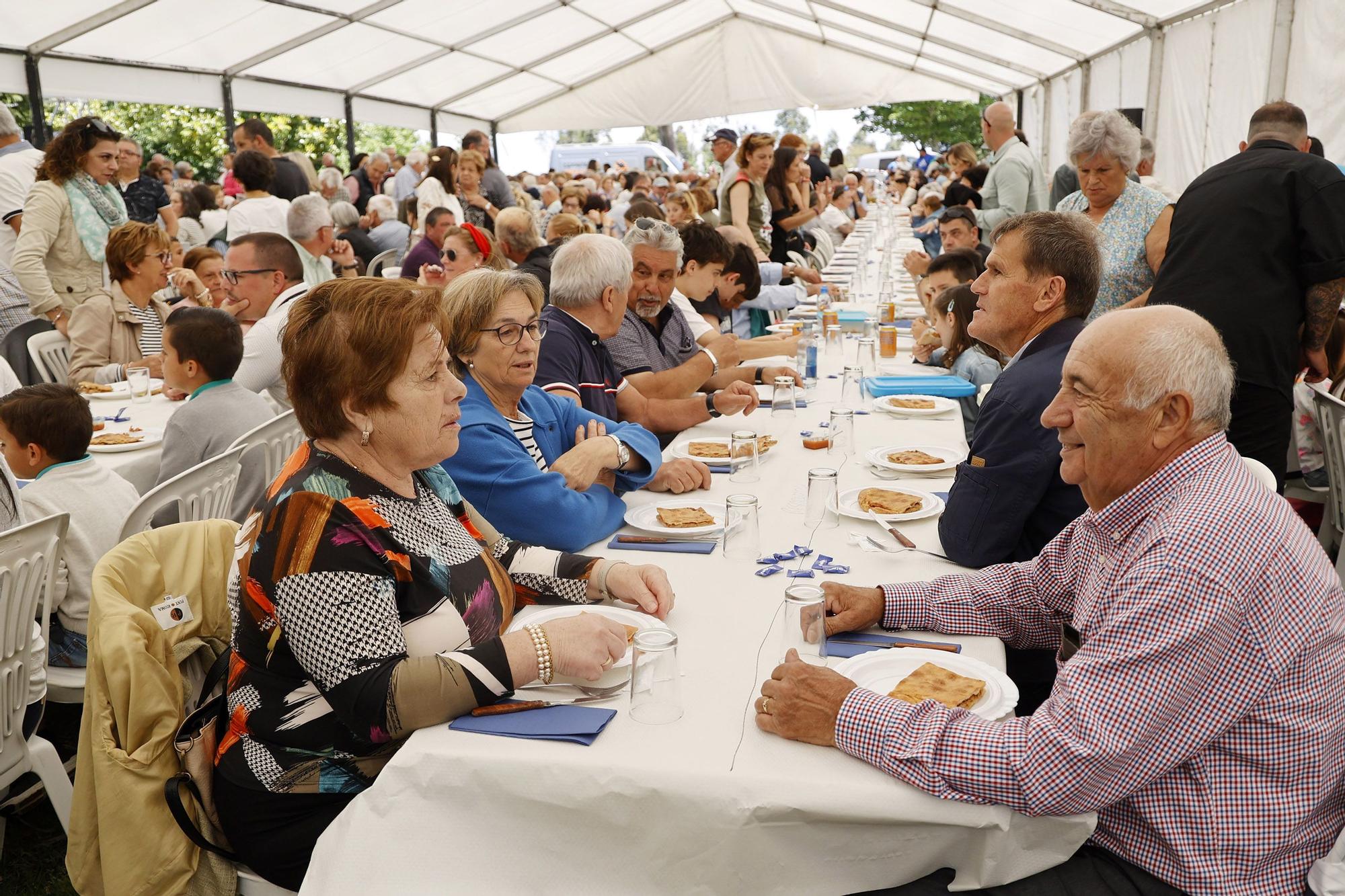 Monte Castrove acoge la tradicional romería organizada por el PP