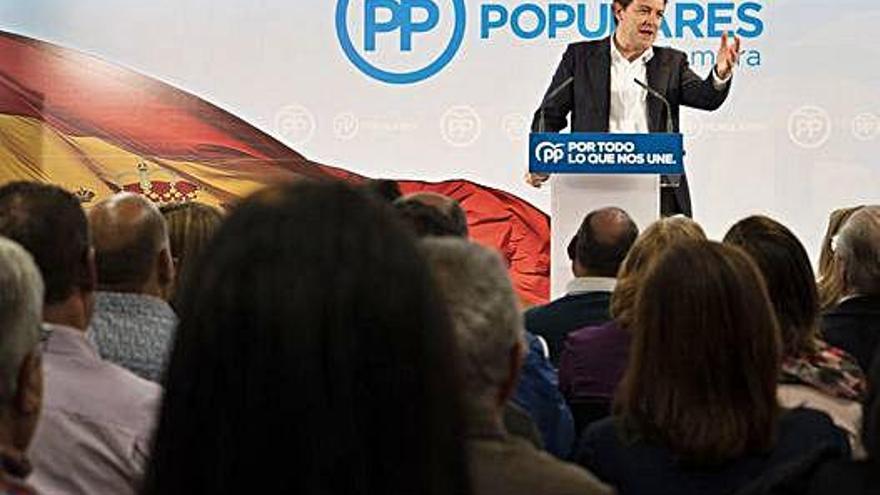 Fernández Mañueco, durante su intervención ante apoderados e interventores del PP de Zamora.