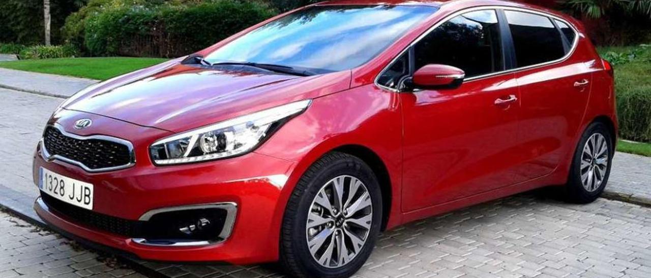 El nuevo Kia cee&#039;d hereda el estilo audaz y elegante de su antecesor, con cambios que que actualizan y refrescan su apariencia exterior e interior. // R.R.