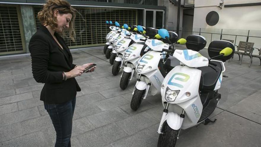 Zaragoza tendrá de 100 a 150 motos eléctricas de cara a las Fiestas del Pilar