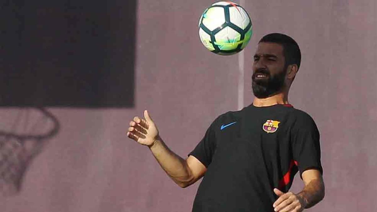 Arda Turan quiere solucionar su futuro