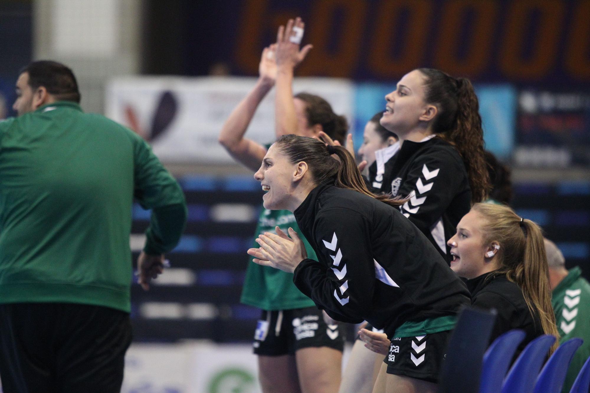 Paseo del Elche de balonmano femenino en Europa