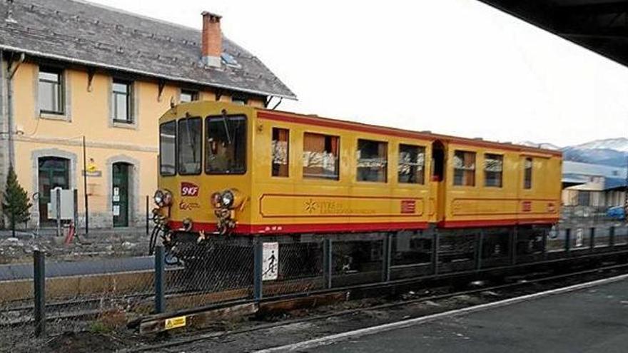 El Tren Groc de la Cerdanya torna a circular tres mesos mentre espera més reparacions