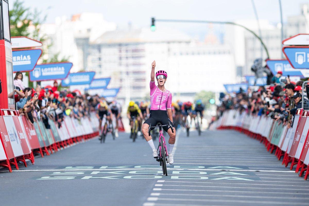 La corredora francesa Cédrine Kerbaol se impone en A Coruña.