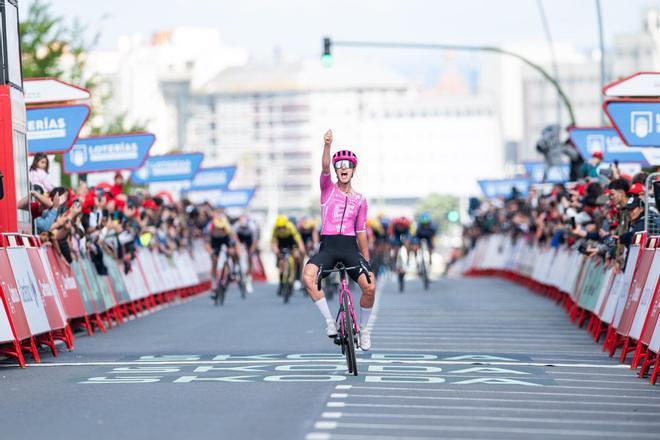Blasi cruza la meta de la Vuelta en quinto lugar y ya es novena de la general