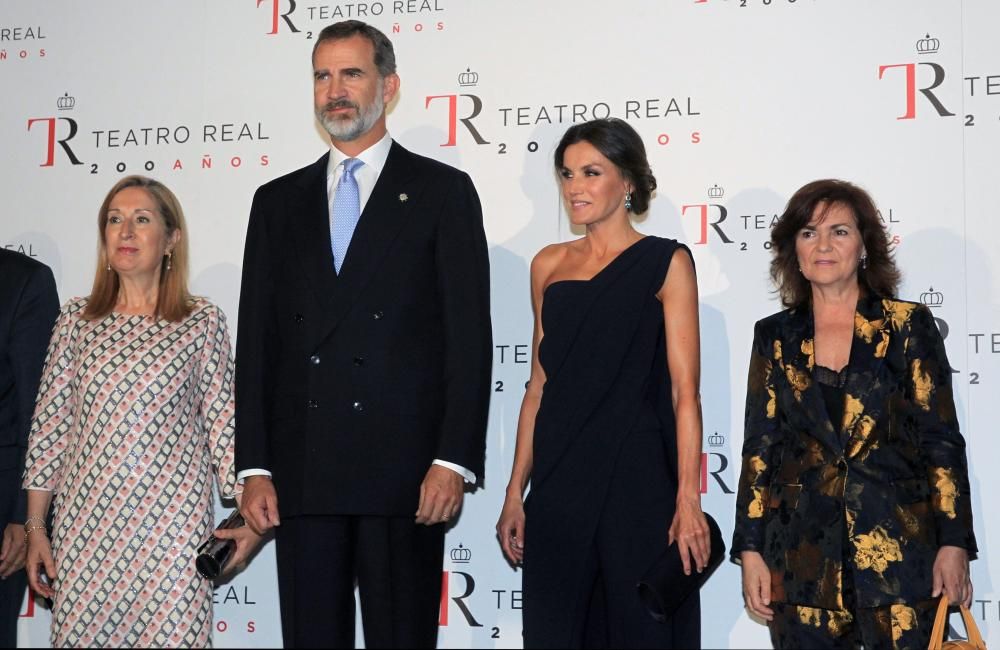 REYES INAUGURAN TEMPORADA TEATRO REAL