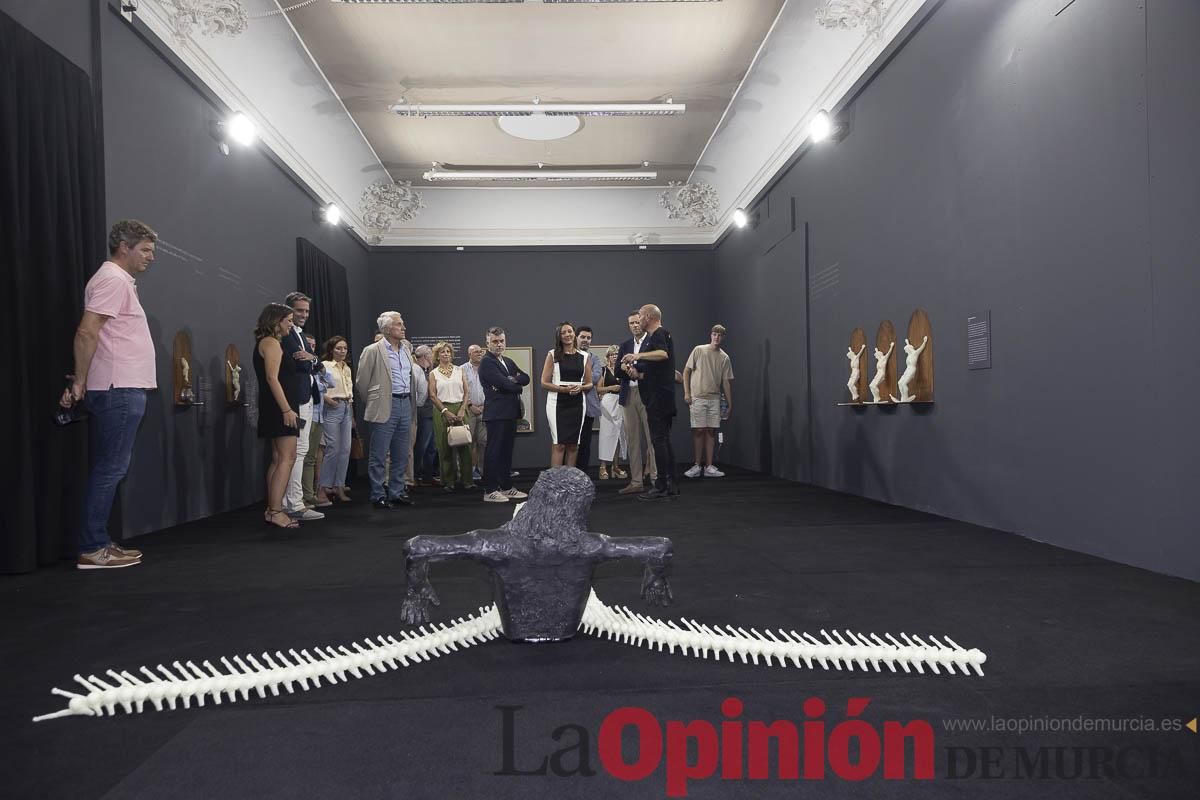 Así es la exposición 'Los Asomados' de Lidó Rico, que llega a Caravaca en su Año Jubilar