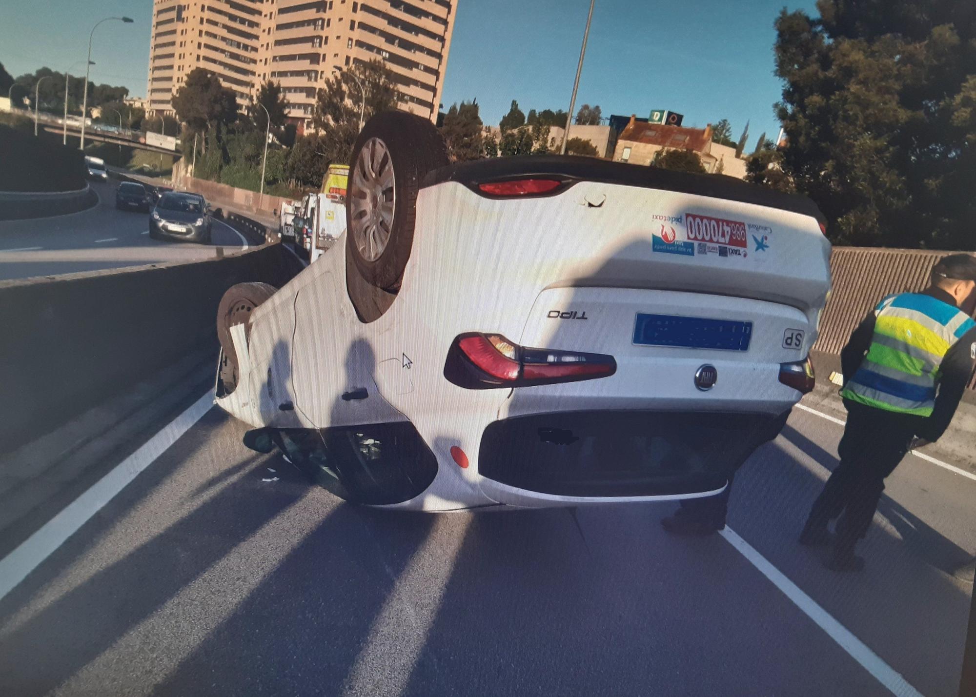 El conductor de este accidente ocurrido el viernes por la mañana resultó ileso.