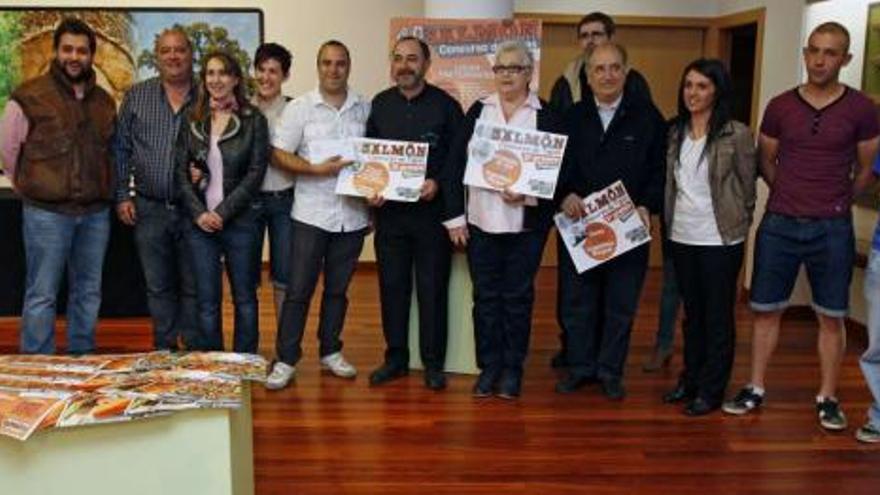 Imagen de todos los participantes en el Concurso de Tapas del Salmón.  // Bernabé/Cris M.V.