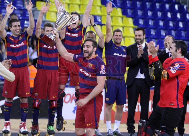 El FC Barcelona Lassa recibe el título de la OK Liga