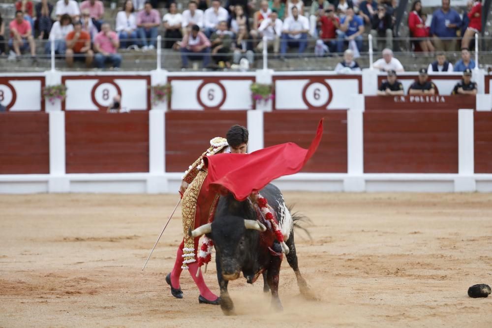 Segunda corrida de toros en El Bibio