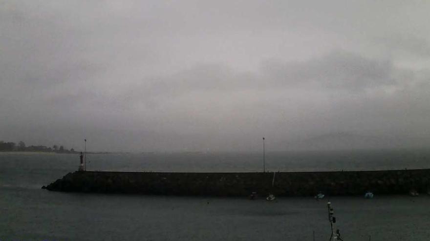 El puerto de Cangas, esta mañana // Meteogalicia