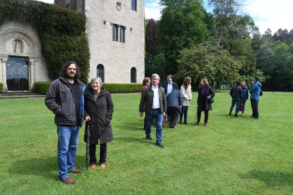 Visita de una comitiva política al Pazo de Meirás