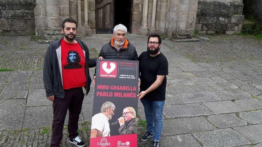 Carballada, Casabella y Cubeiro, ayer, con el cartel del festival.