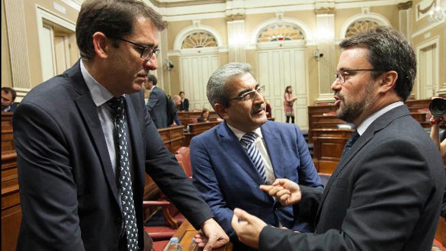 Clavijo pide a los diputados canarios en Madrid que digan &quot;sí&quot; a los presupuestos