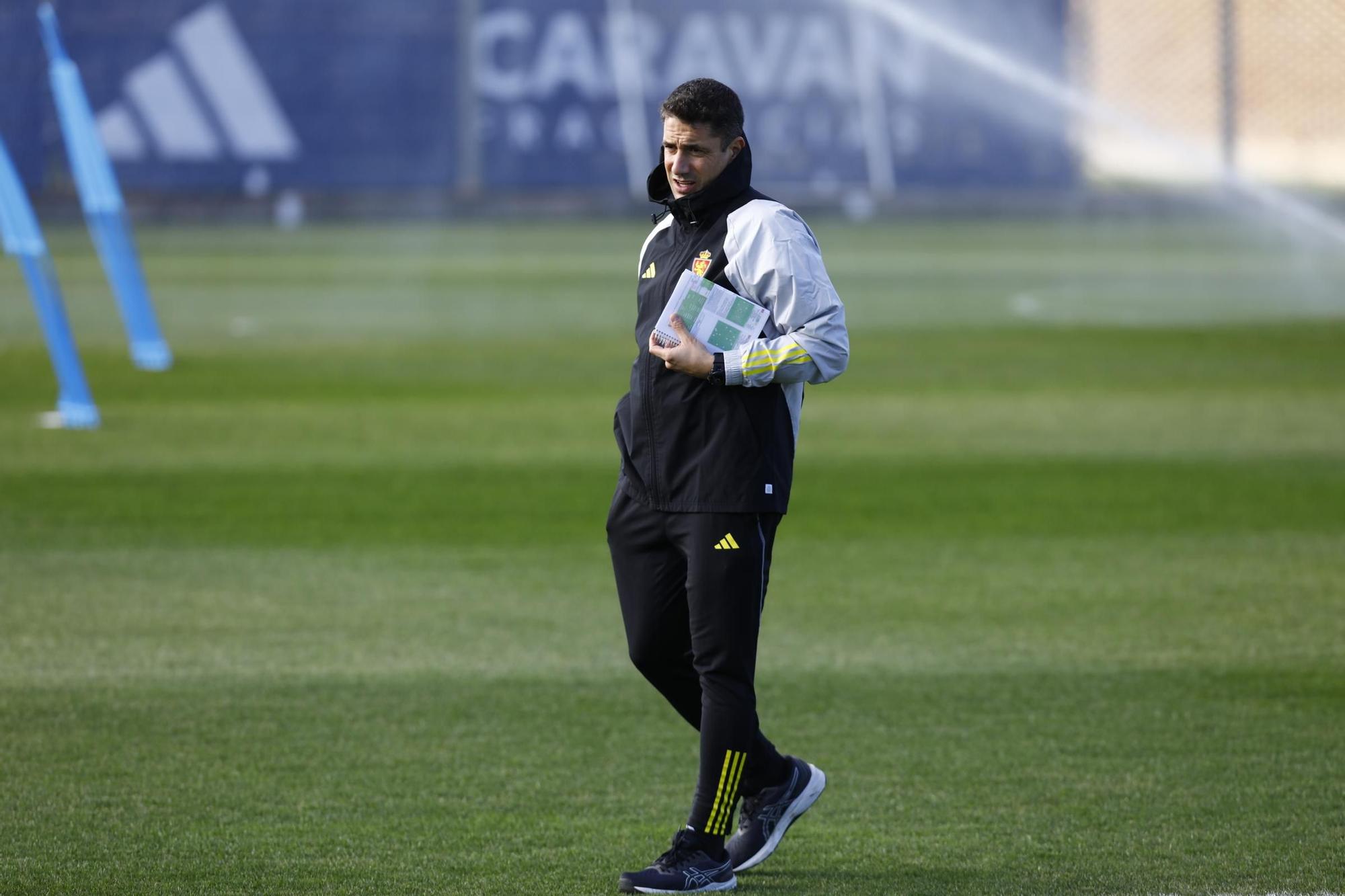 EN IMÁGENES | Así ha sido el primer entrenamiento del Real Zaragoza con Julio Velázquez