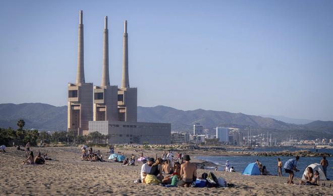 El Govern comprarà les Tres Xemeneies per crear el Catalunya Media City