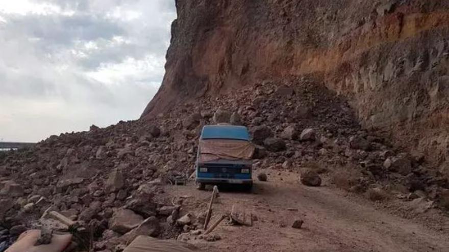 Desprendimiento en la playa de Argaga, en Vallehermoso