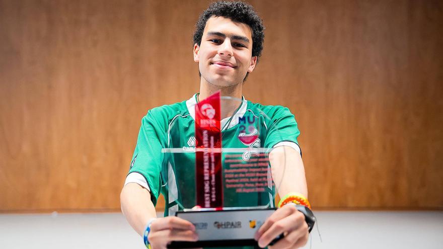 Premiado por Harvard antes de acabar el instituto