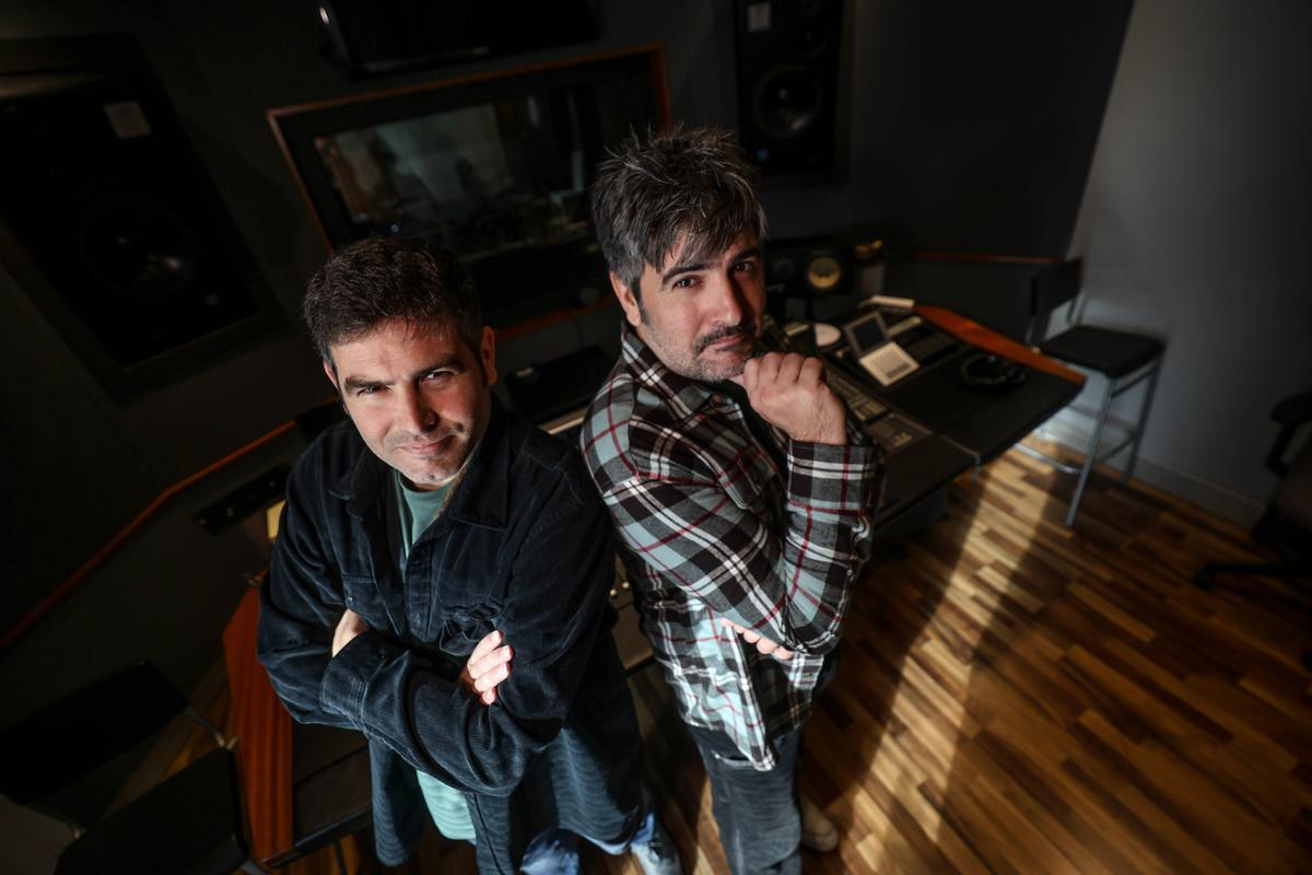 Barcelona 7/11/2024 Icult Entrevista a Estopa para el 'Català de l'any' en su estudio. AUTOR: JORDI OTIX