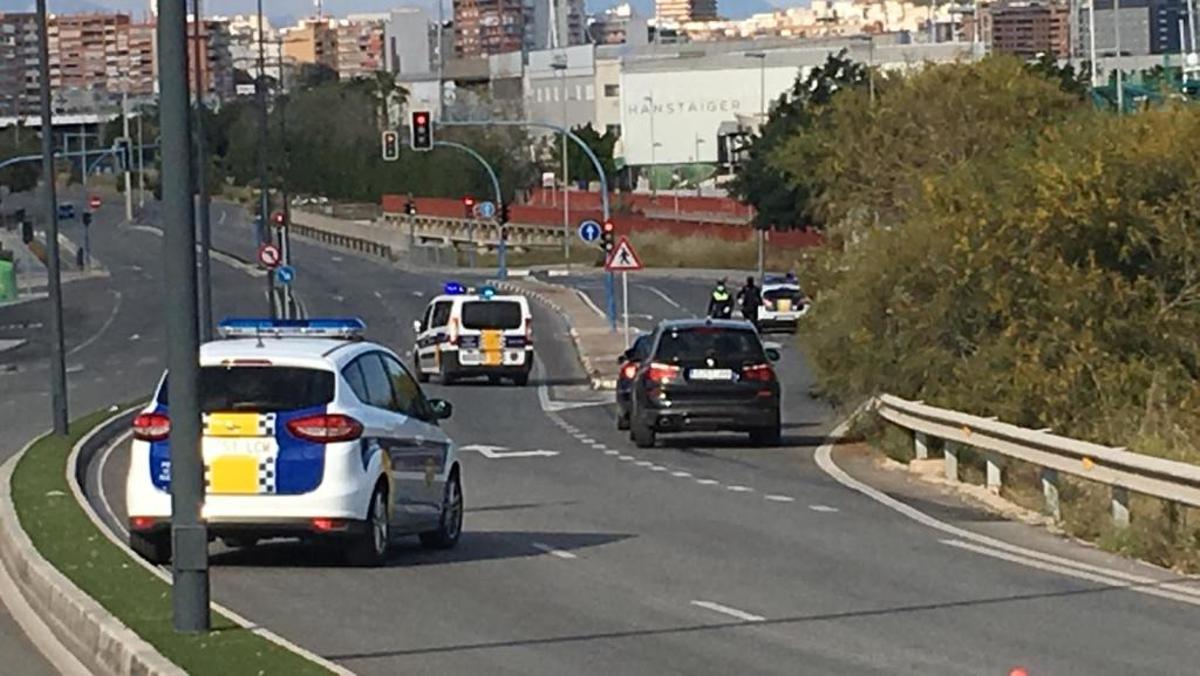 Primera quincena de estado de alarma: 600 multas en Alicante, 2.700 personas identificadas y 1.500 vehículos interceptados en controles