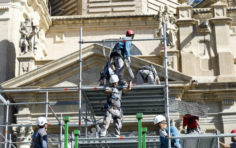 Montaje de la estructura de la Virgen del Pilar