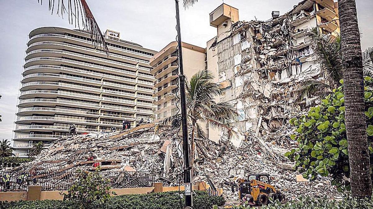 Son ya 5 los muertos por el derrumbe de un edificio de Miami-Dade