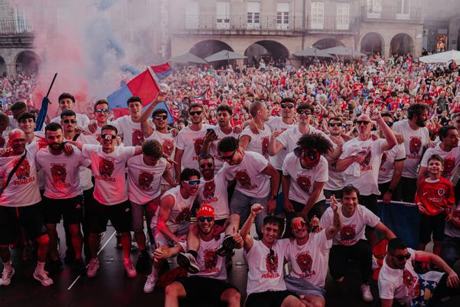 La UD Ourense celebra el ascenso con su ciudad