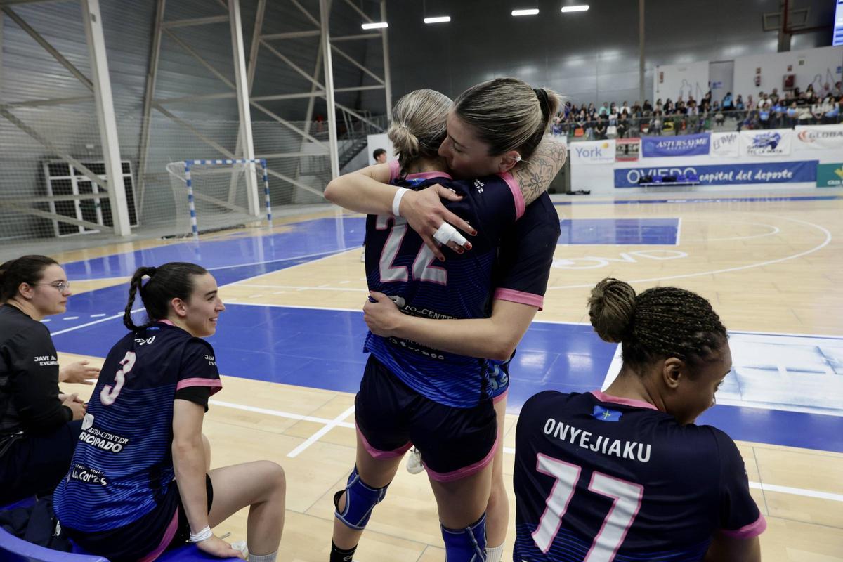 El Lobas Oviedo Balonmano Femenino gana al Lleida y asciende a la Liga Guerreras Iberdrola El Lobas Oviedo Balonmano Femenino gana al Lleida y asciende a la Liga Guerreras Iberdrola