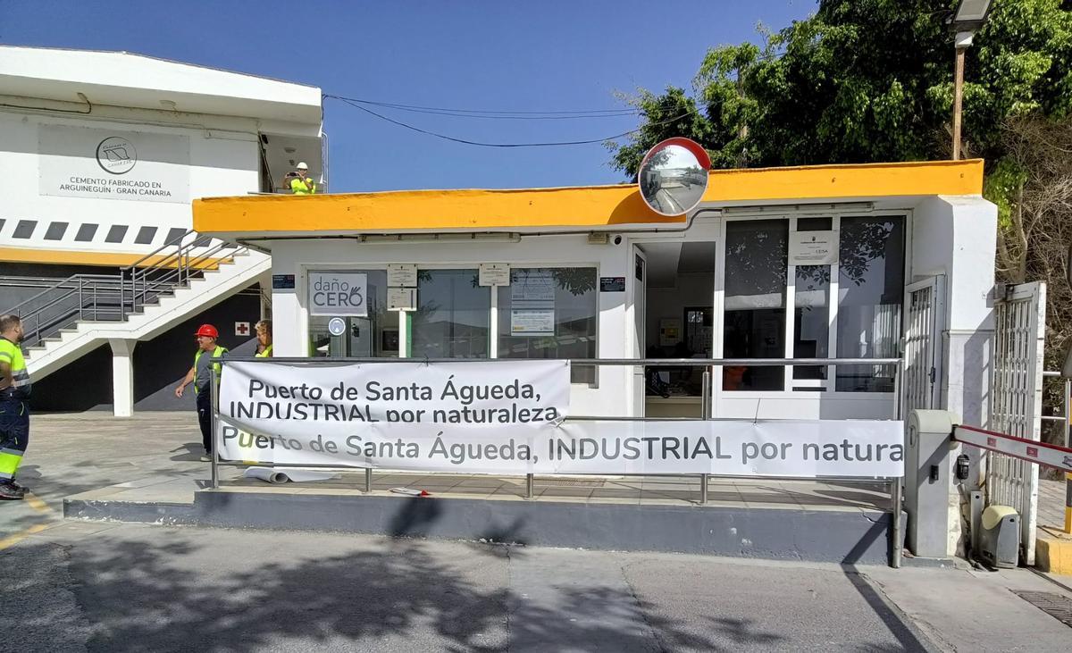 Instalaciones de la cementera de El Pajar, este miércoles, 28 de mayo