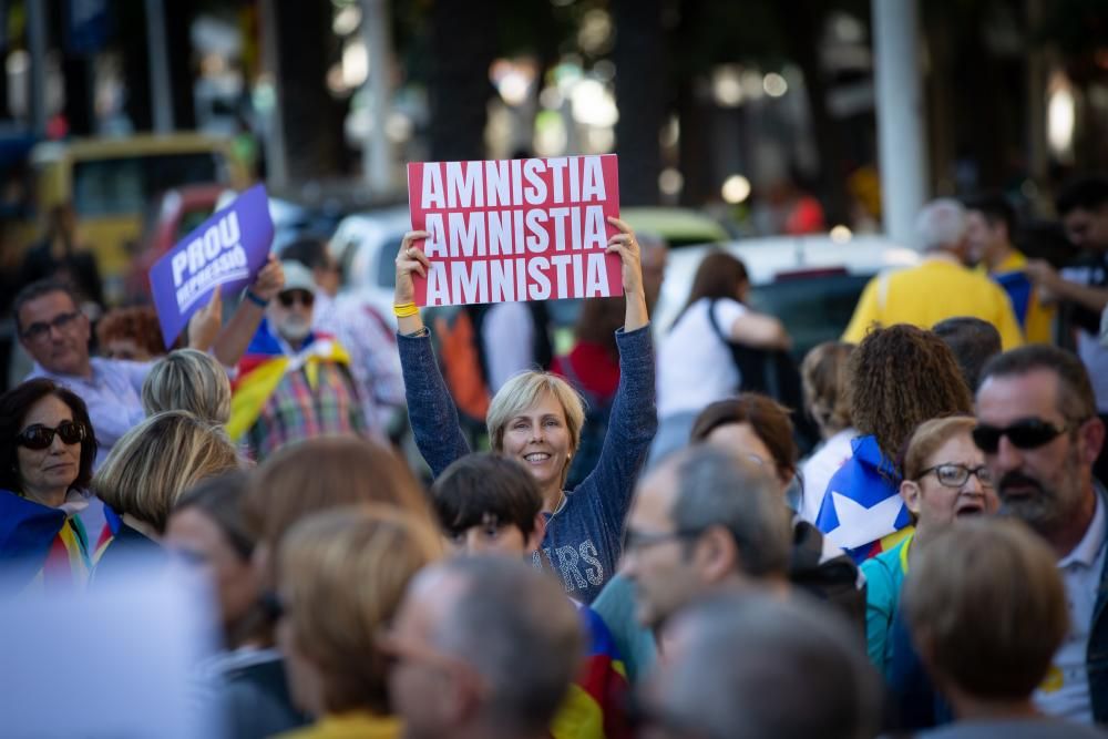 Unes 350.000 persones assisteixen a la manifestació contra la sentència de l'1-O a Barcelona