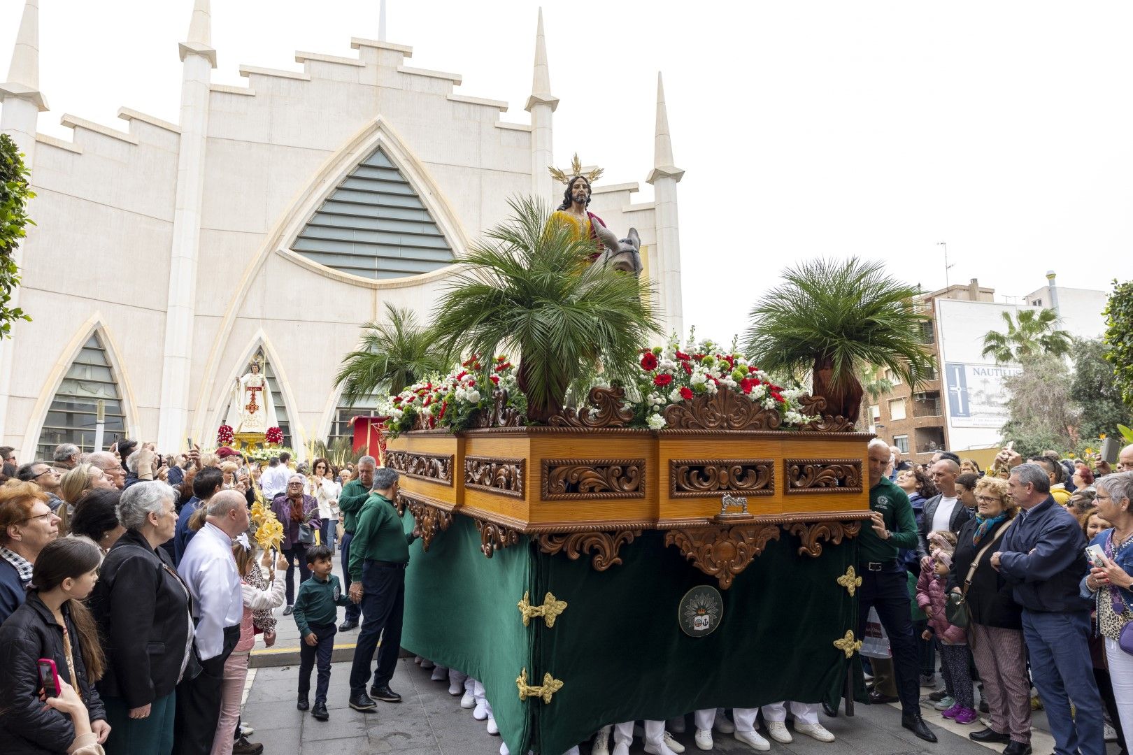 Bendición y procesión de Las Palmas en Torrevieja de Domingo de Ramos en la Semana Santa 2024