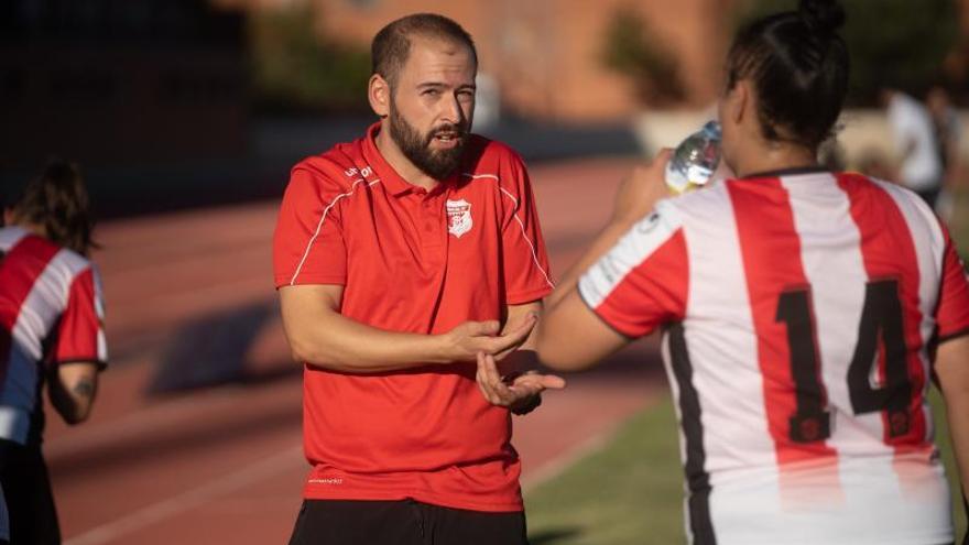 El Caja Rural de Chivo abre la pretemporada con una derrota (0-3).s