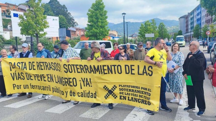 Nueva protesta por los retrasos de plan de vías de Langreo