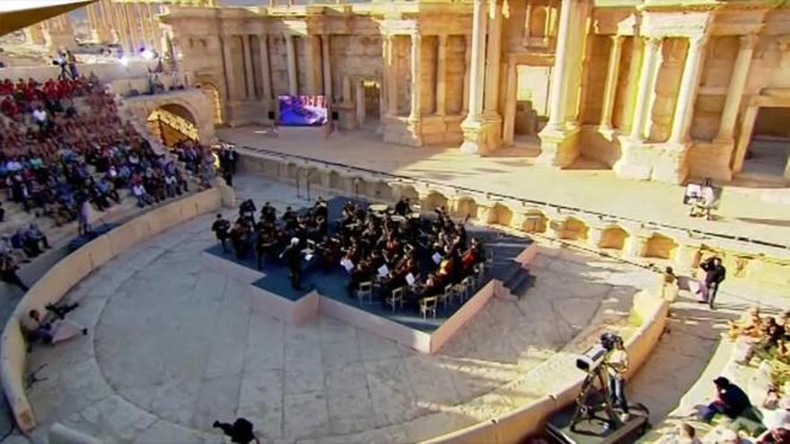 Rusia celebra un concierto-oración en el anfiteatro de la ciudad siria de Palmira