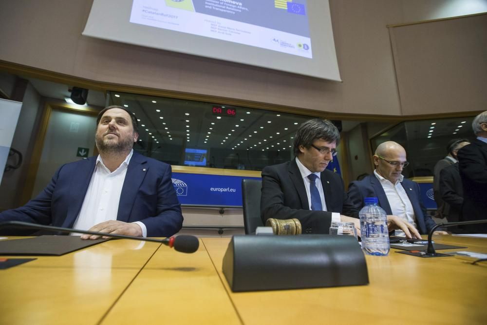 Discurs de Puigdemont, Junqueras i Romeva al Parla