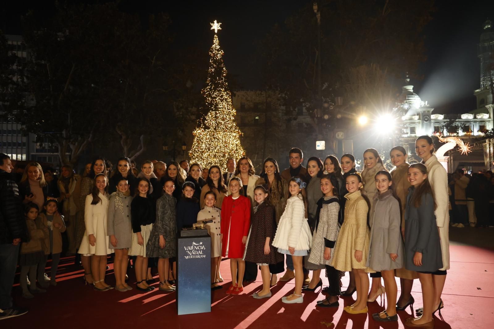 La Navidad llega a València con el encendido de luces