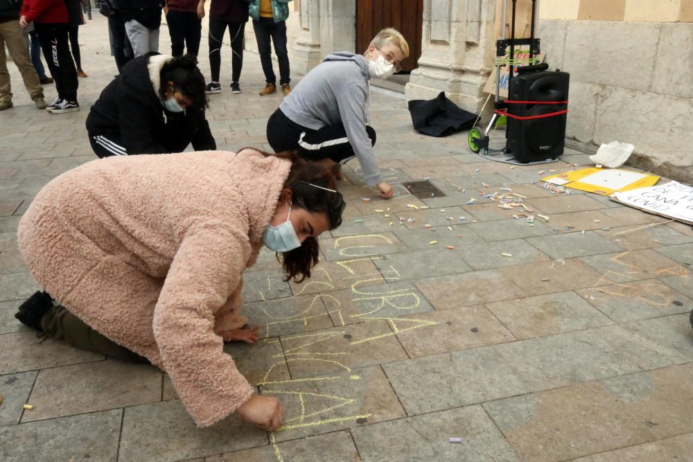 Protesta del sector cultural gironí per reclamar «ajudes directes»