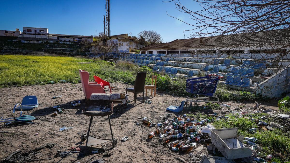 Antiguo estadio José Pache de Badajoz, en una situación ruinosa.