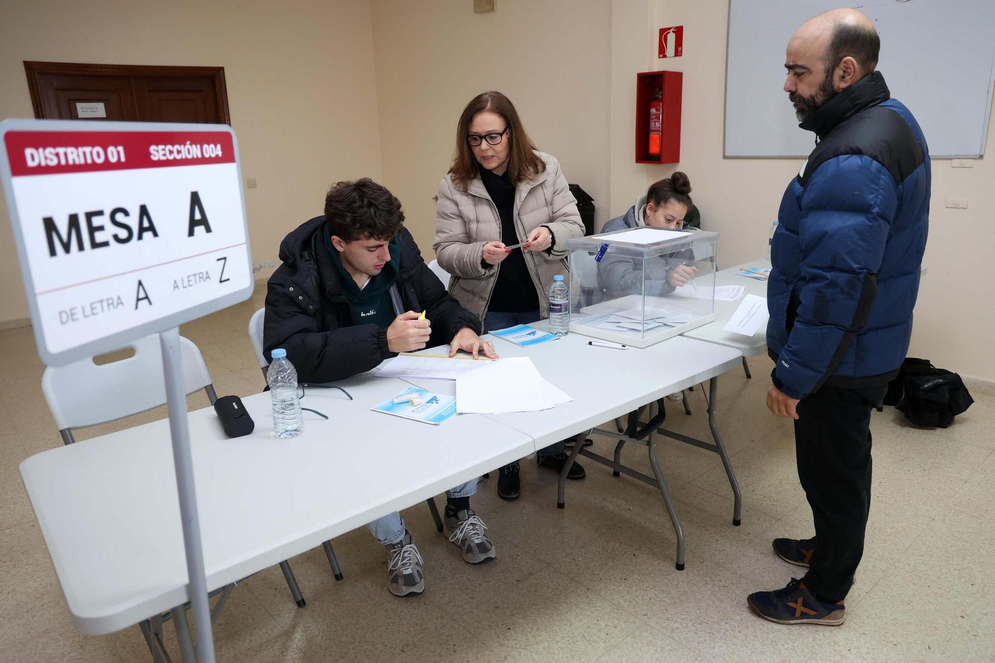 Así transcurrió la jornada electoral del 18-F en O Salnés.