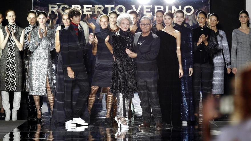 La Fashion Week de Madrid aplaude a una modelo de 72 años que desfiló con moda gallega