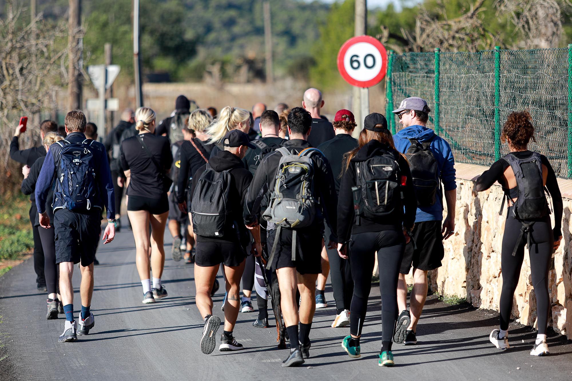 Ibiza Hikes Station celebra una caminata y limpieza de monte a favor de IFCC