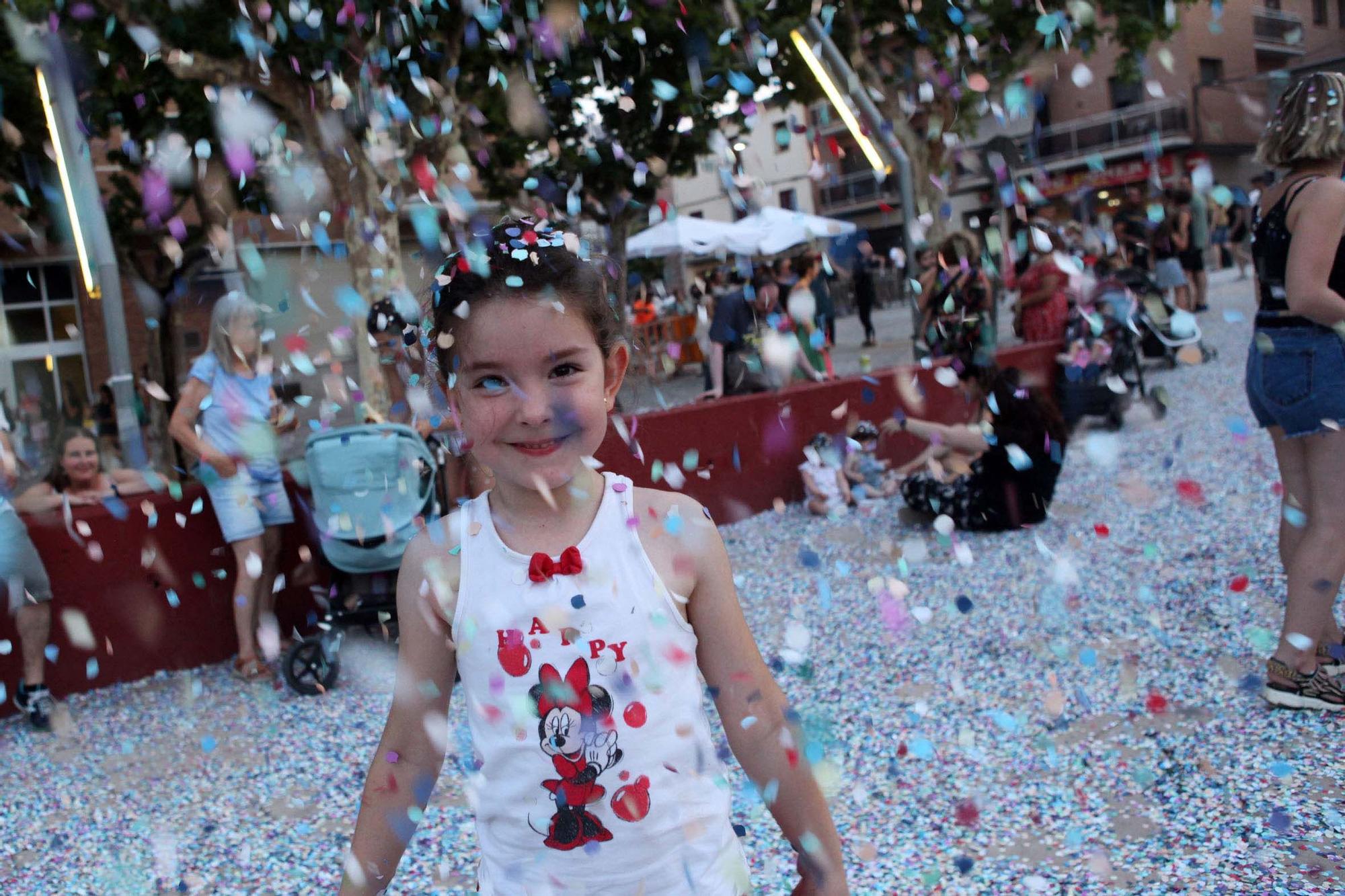 Pluja de confeti a la Festa Major Infantil de Sant Joan de Vilatorrada