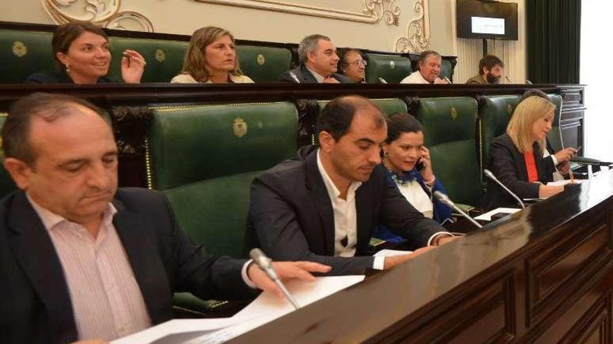 Diputados del PP en el pleno de la Diputación. // Gustavo Santos