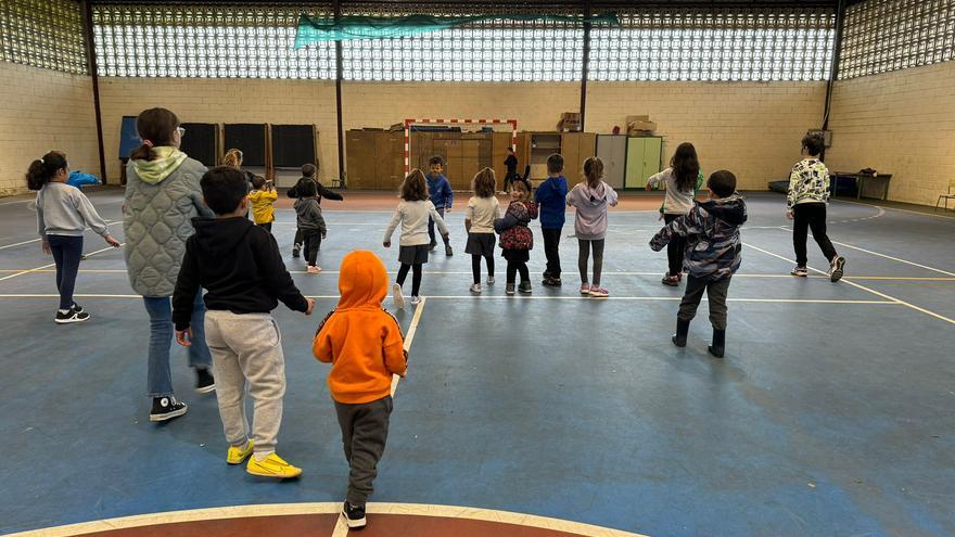 El campamento de Navidad de Villaviciosa crece y alcanza las 70 plazas