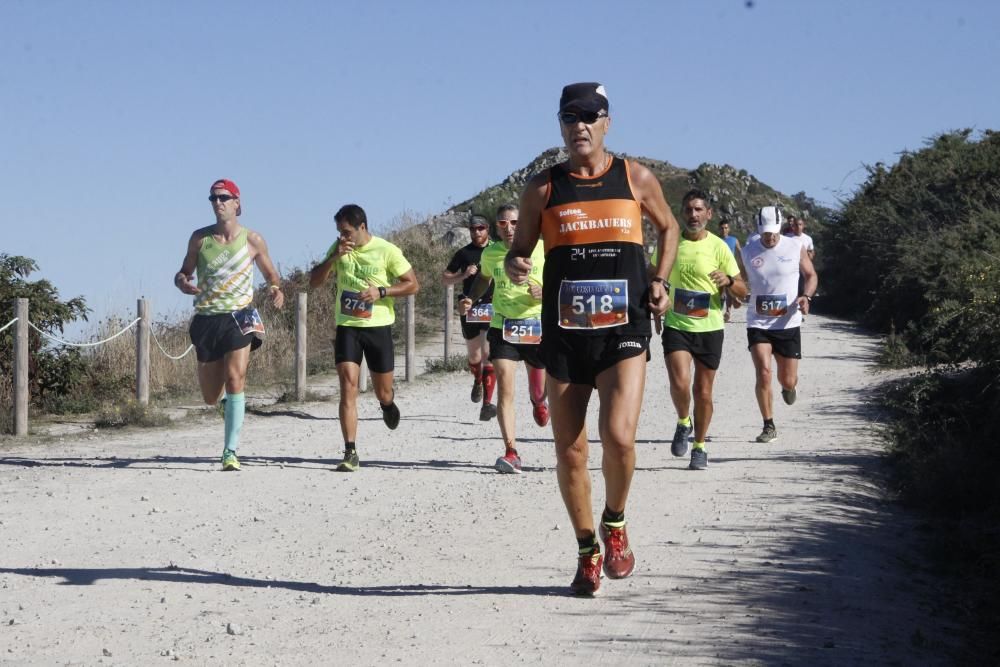 Roberto Riobó y Beatriz Fernández triunfan en la media maratón de la Costa da Vela